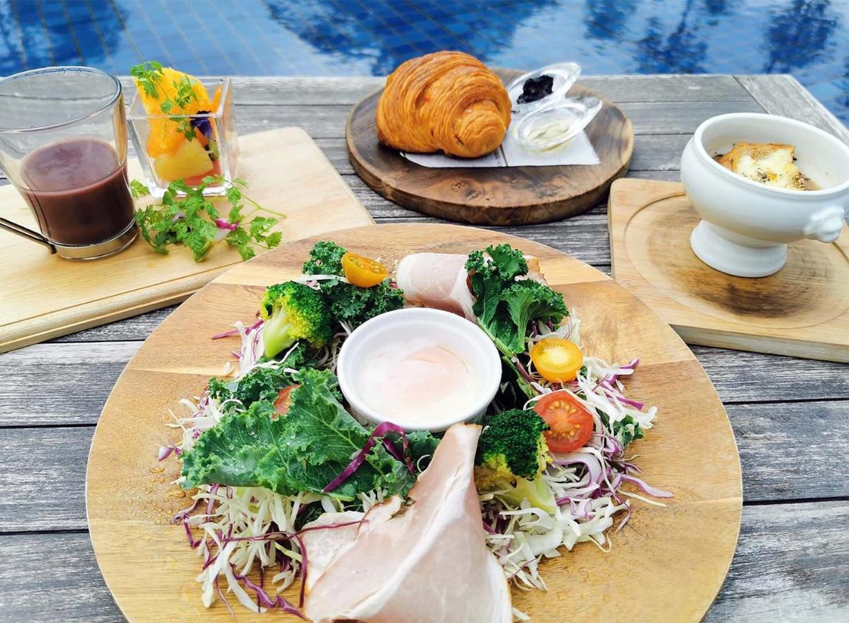 Malibu Hotel Zushi Bagian luar foto
