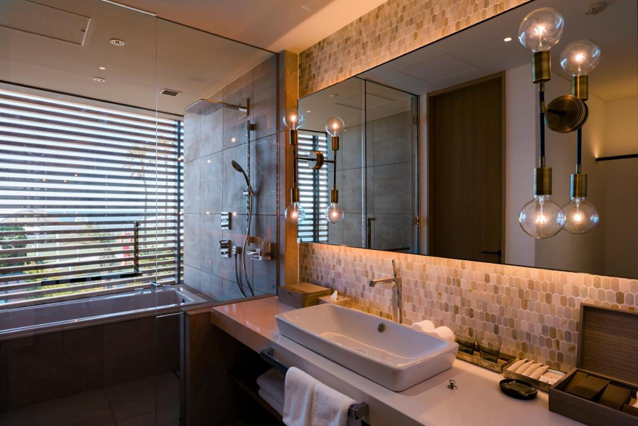 Malibu Hotel Zushi Bagian luar foto