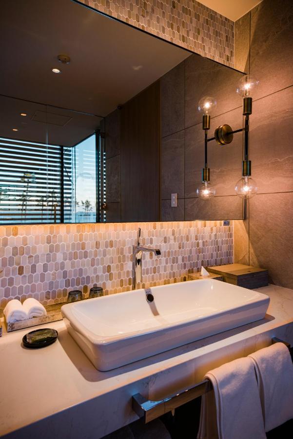 Malibu Hotel Zushi Bagian luar foto