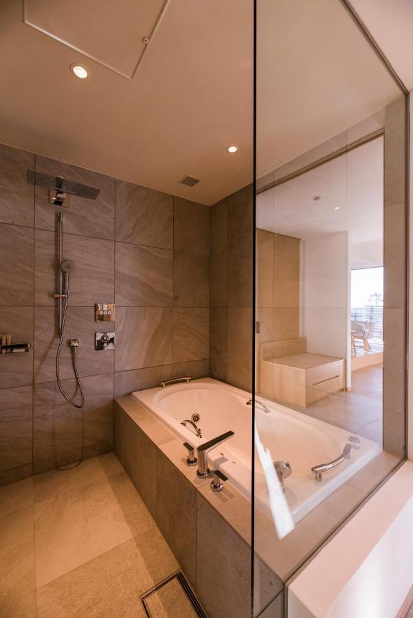 Malibu Hotel Zushi Bagian luar foto